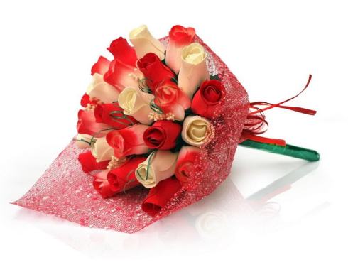 BUCHET DE TRANDAFIRI DIN LEMN „KRISTIN”