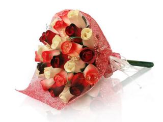 BUCHET DE TRANDAFIRI DIN LEMN „KRISTEN”