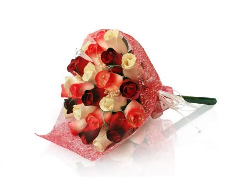 BUCHET DE TRANDAFIRI DIN LEMN „KRISTEN”