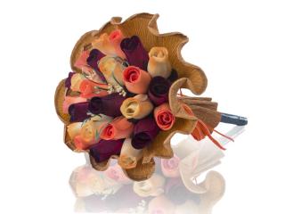 BUCHET DE TRANDAFIRI DIN LEMN "HARMONY"