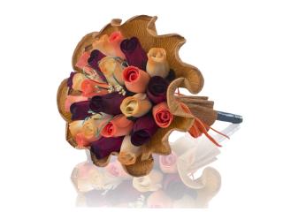 BUCHET DE TRANDAFIRI DIN LEMN "HARMONY"