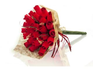 BUCHET DE TRANDAFIRI DIN LEMN "KARINA"